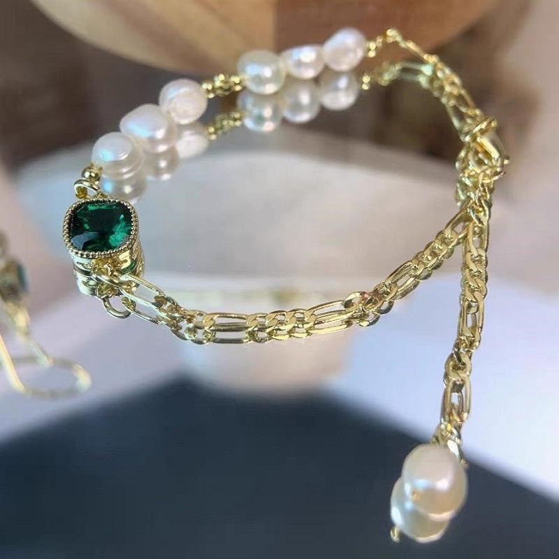 "Serene Isle" Pearl and Green Agate Bow Bracelet